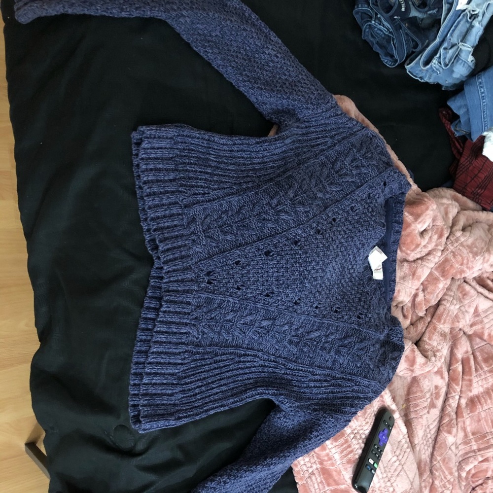 Crop sweater